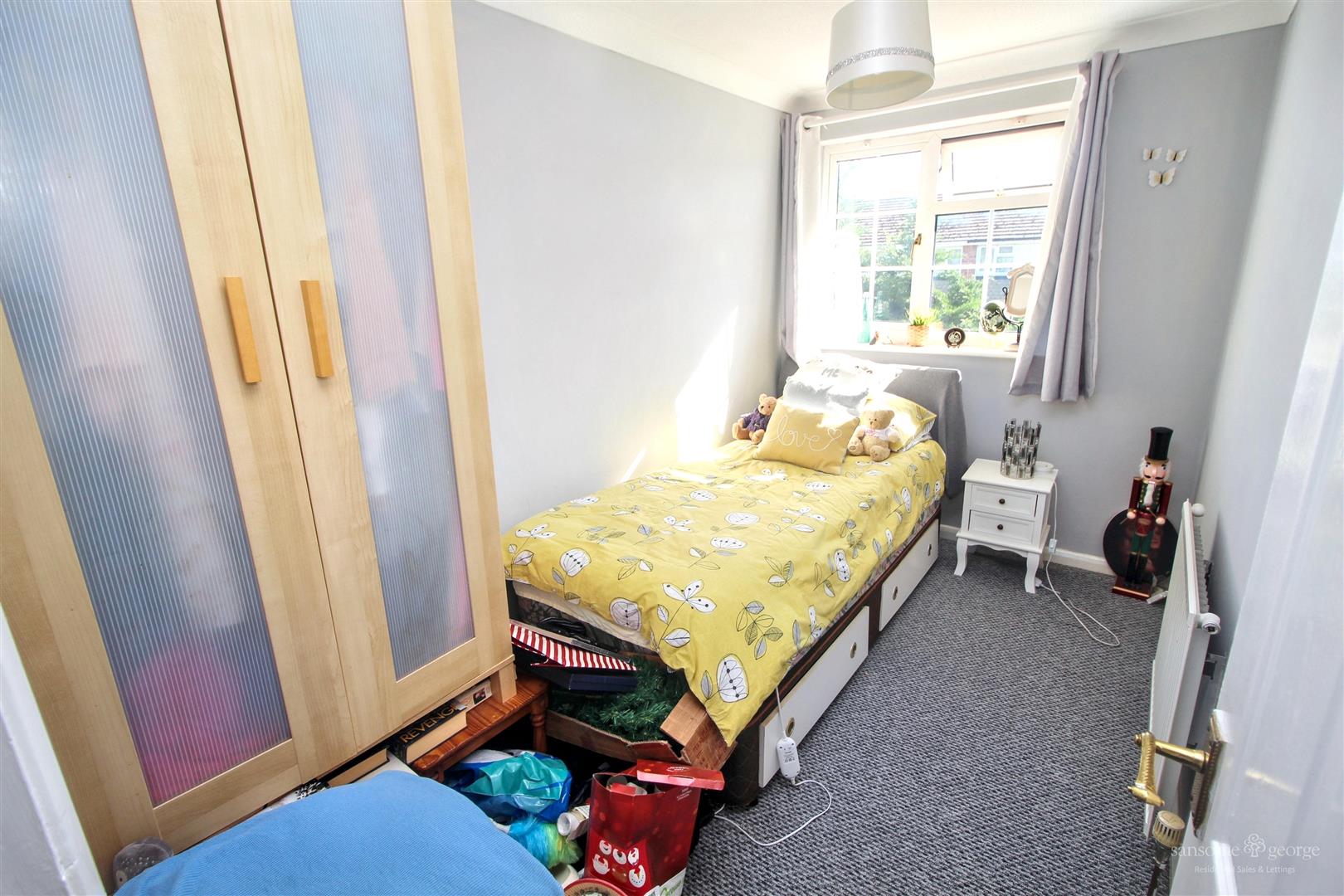 Bromley Walk, Tilehurst, Reading